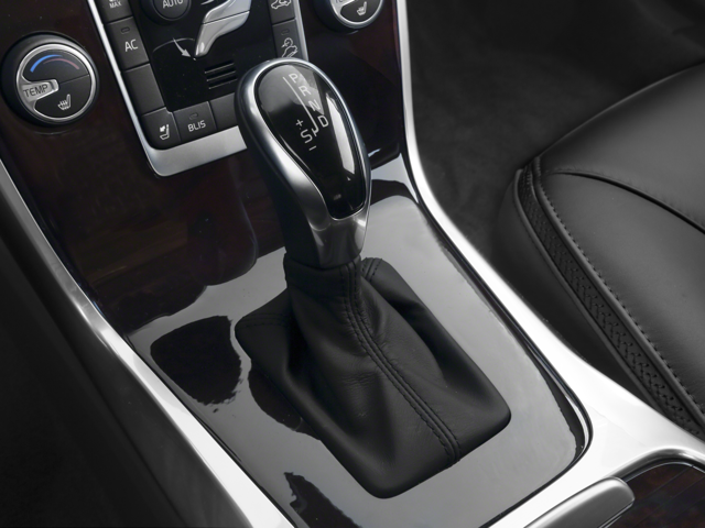 2015 Volvo XC70 3.2 Platinum