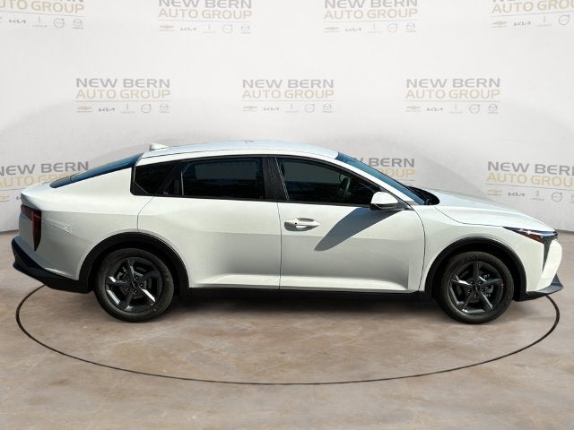 2027 Kia K4 LXS