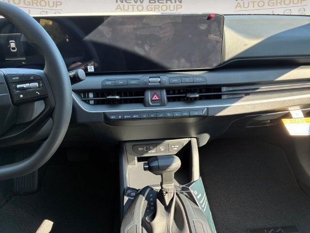 2027 Kia K4 LX