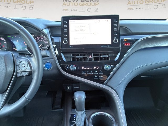 2022 Toyota Camry Hybrid XSE