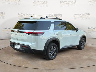 2024 Nissan Pathfinder SV