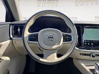 2024 Volvo S60 B5 Plus Dark Theme