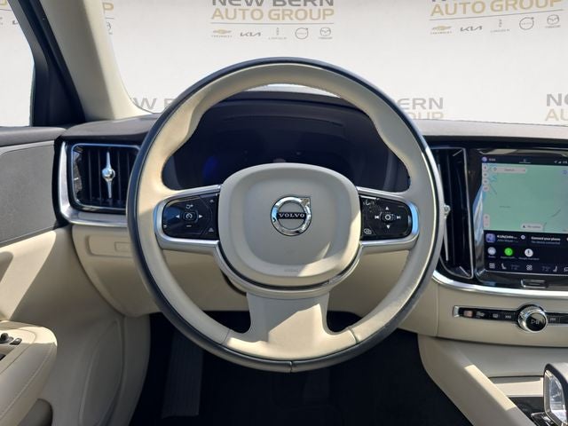 2024 Volvo S60 B5 Plus Dark Theme
