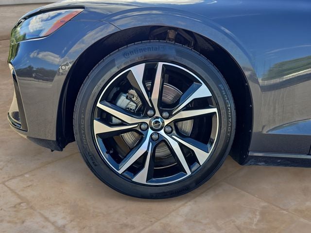 2024 Volvo S60 B5 Plus Dark Theme