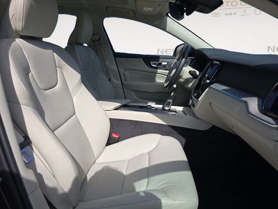 2024 Volvo S60 B5 Plus Dark Theme