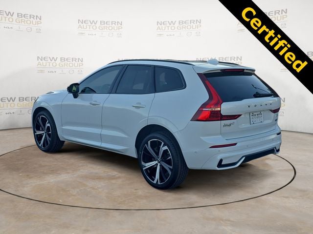 2022 Volvo XC60 B6 R-Design