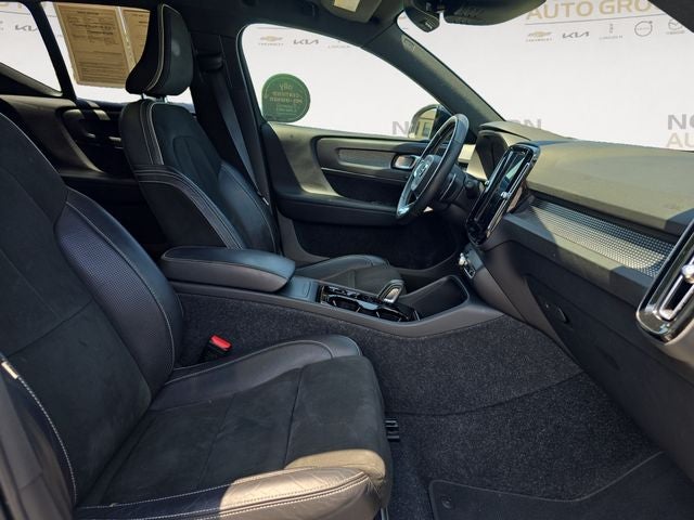 2020 Volvo XC40 R-Design