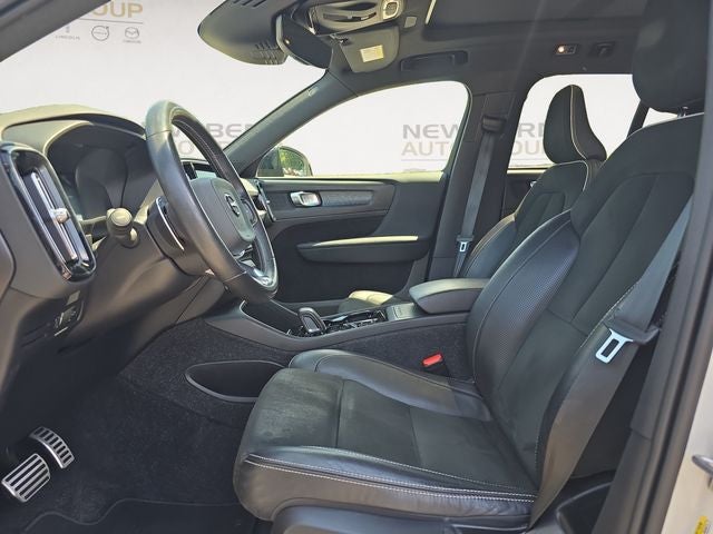 2020 Volvo XC40 R-Design