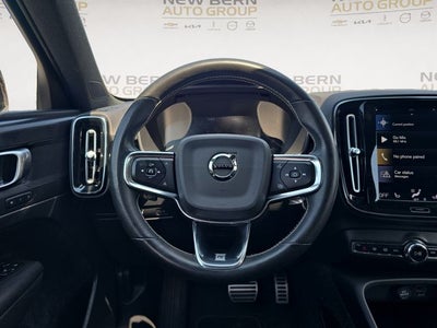 2020 Volvo XC40 R-Design