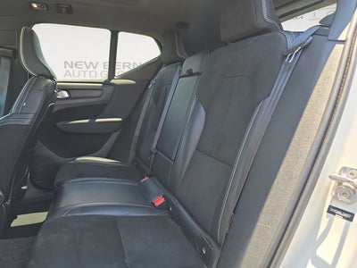 2020 Volvo XC40 R-Design
