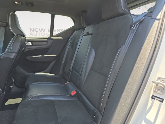 2020 Volvo XC40 R-Design