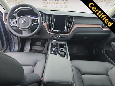 2023 Volvo XC60 B5 Plus Dark Theme