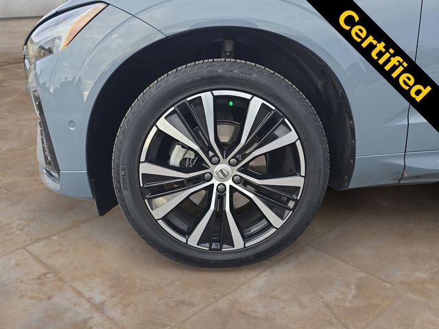 2023 Volvo XC60 B5 Plus Dark Theme