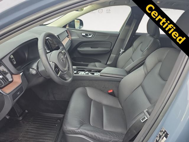 2023 Volvo XC60 B5 Plus Dark Theme