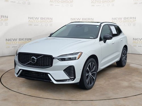 2023 Volvo XC60 B5 Plus Dark Theme
