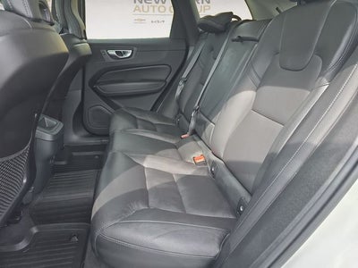 2023 Volvo XC60 B5 Plus Dark Theme