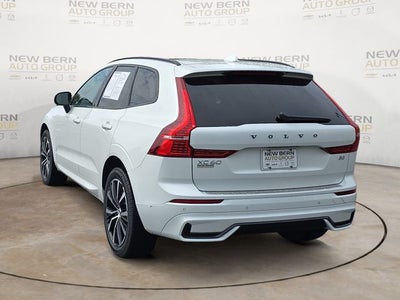 2023 Volvo XC60 B5 Plus Dark Theme
