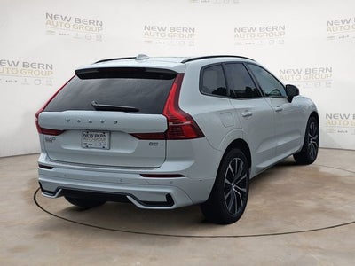 2023 Volvo XC60 B5 Plus Dark Theme