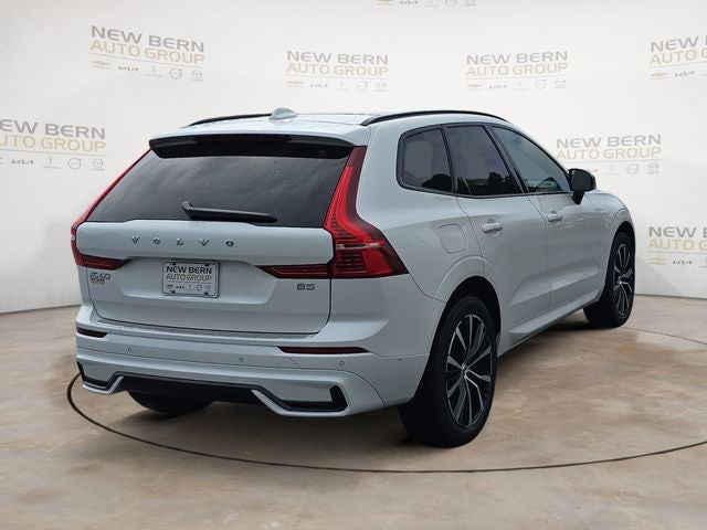 2023 Volvo XC60 B5 Plus Dark Theme