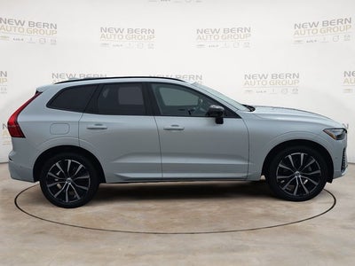 2023 Volvo XC60 B5 Plus Dark Theme