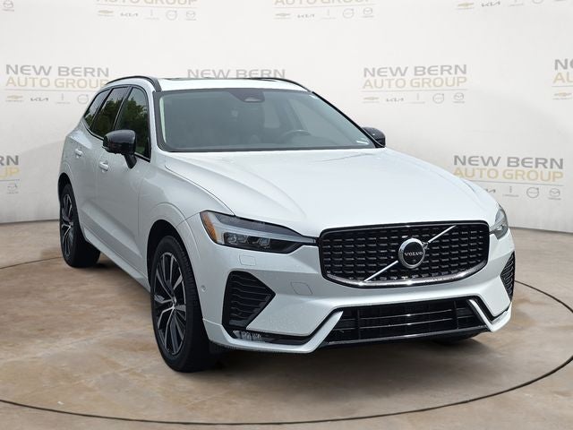 2023 Volvo XC60 B5 Plus Dark Theme