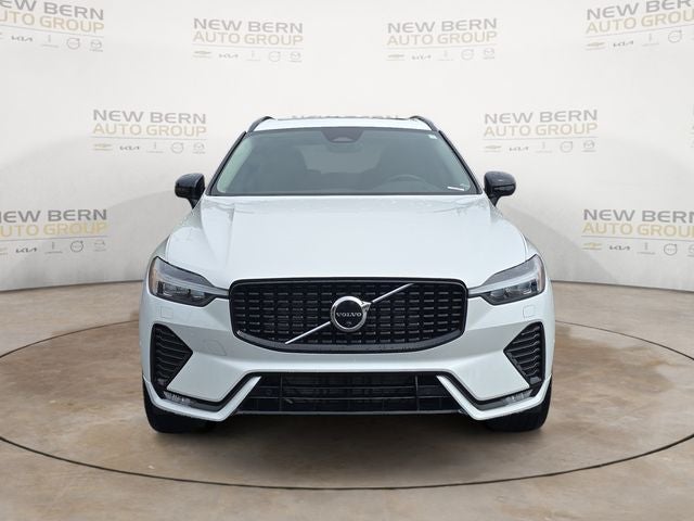 2023 Volvo XC60 B5 Plus Dark Theme