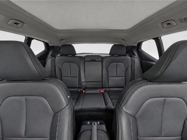 2025 Volvo XC40 B5 Ultra Dark Theme