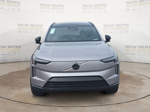 2026 Volvo EX90 Plus