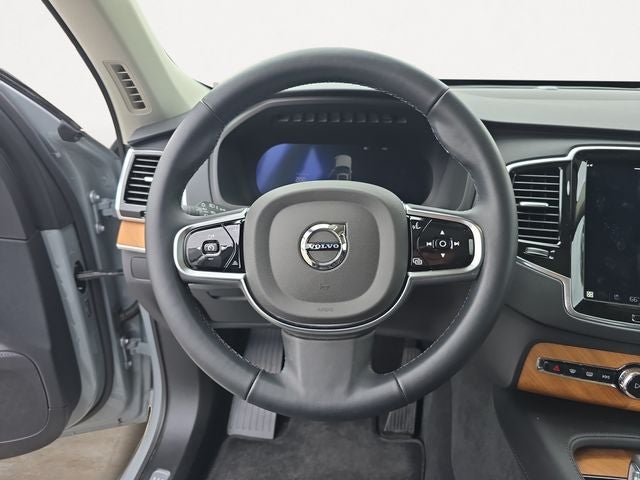 2025 Volvo XC90 B6 Plus 7-Seater