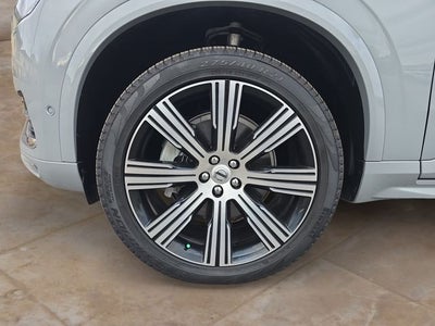 2025 Volvo XC90 B6 Plus 7-Seater