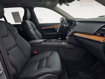 2025 Volvo XC90 B6 Plus 7-Seater