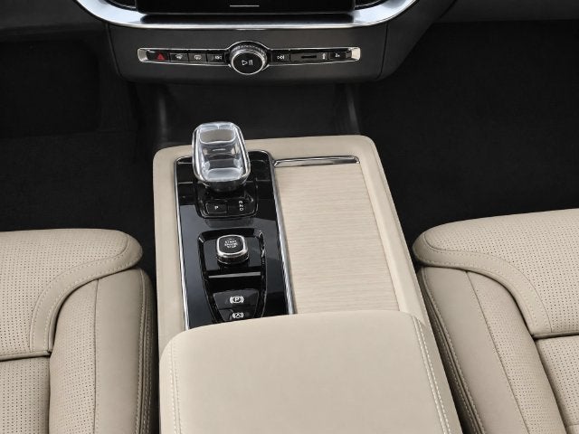 2027 Volvo XC90 B6 Ultra