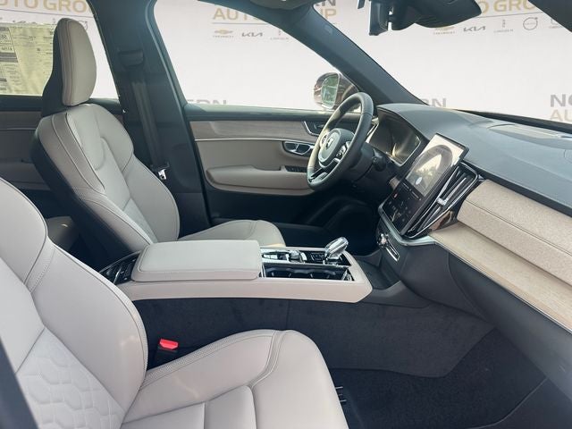 2025 Volvo XC90 Plug-In Hybrid T8 Core 7 Passenger 2025.5
