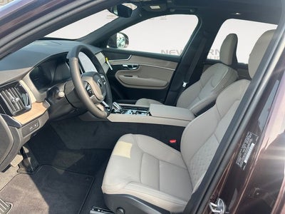 2025 Volvo XC90 Plug-In Hybrid T8 Core 7 Passenger 2025.5