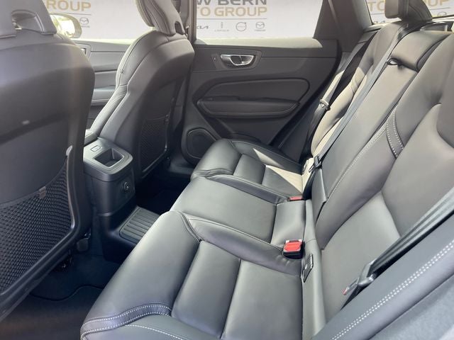 2025 Volvo XC60 Plug-In Hybrid T8 Ultra Black Edition