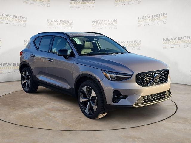 2026 Volvo XC40 B5 Plus
