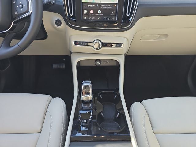 2026 Volvo XC40 B5 Plus