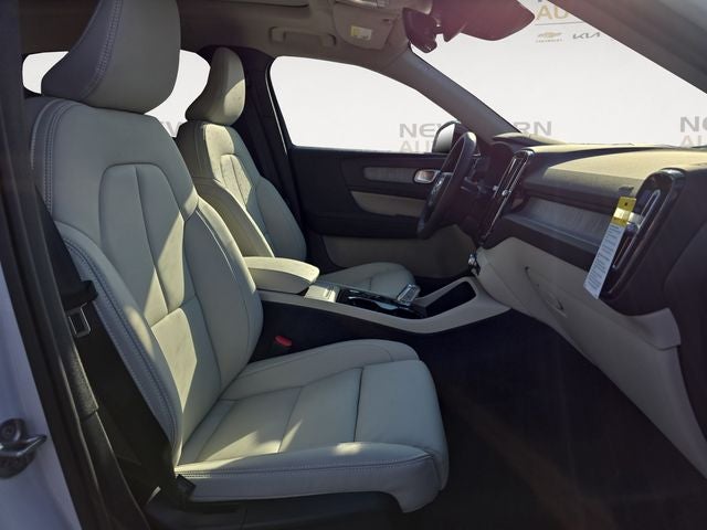 2026 Volvo XC40 B5 Plus
