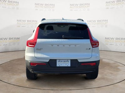 2026 Volvo XC40 B5 Plus