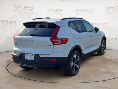 2026 Volvo XC40 B5 Plus