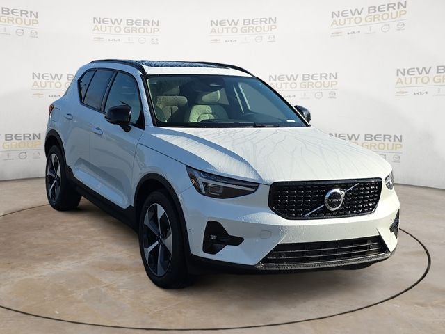 2026 Volvo XC40 B5 Plus