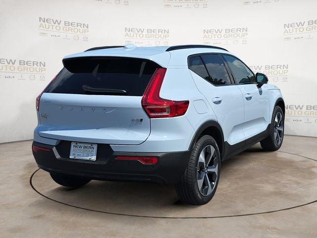 2026 Volvo XC40 B5 Plus