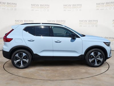 2026 Volvo XC40 B5 Plus