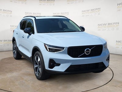 2026 Volvo XC40 B5 Plus