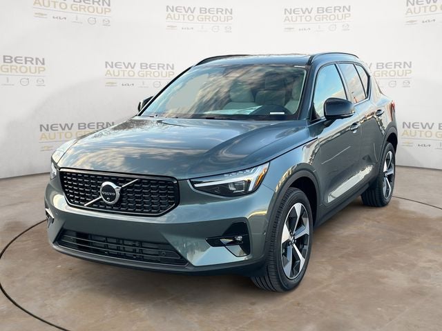2026 Volvo XC40 B5 Plus