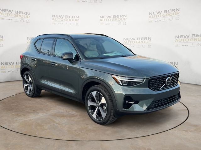 2026 Volvo XC40 B5 Plus