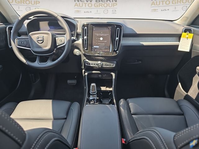 2026 Volvo XC40 B5 Plus