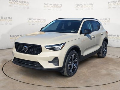 2026 Volvo XC40 B5 Core