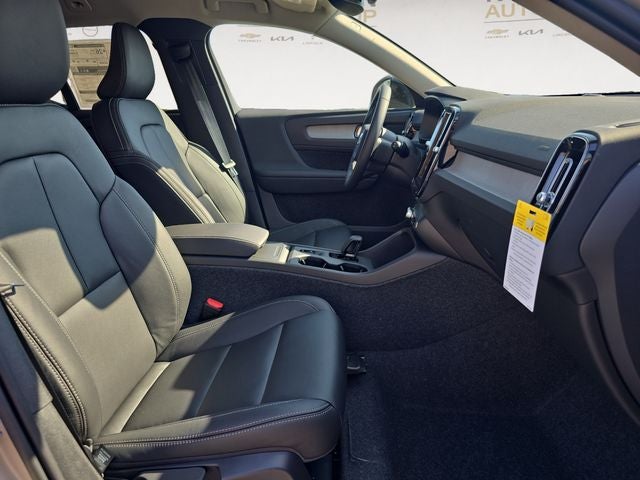 2026 Volvo XC40 B5 Core