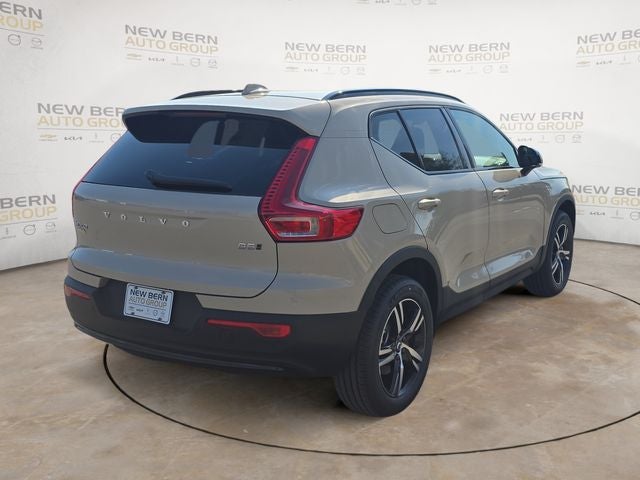 2026 Volvo XC40 B5 Core